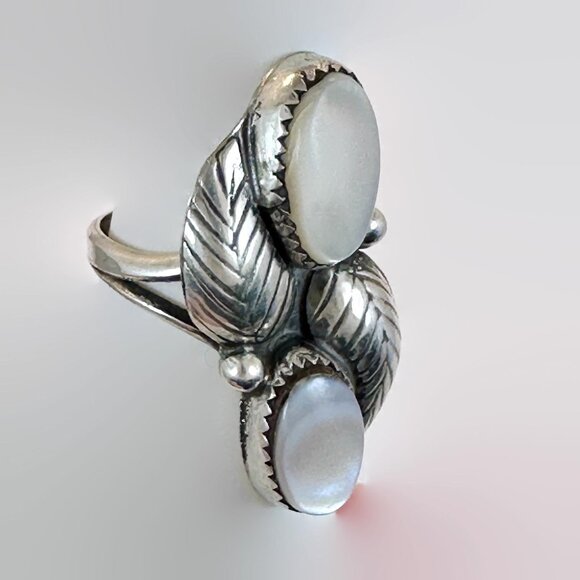 Mother of Pearl, Sterling Silver, Native American, White, Shell, Navajo, Feather - Picture 4 of 5